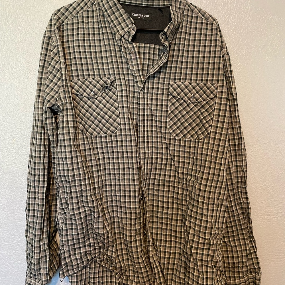 3/$15 Kenneth Cole button down shirt